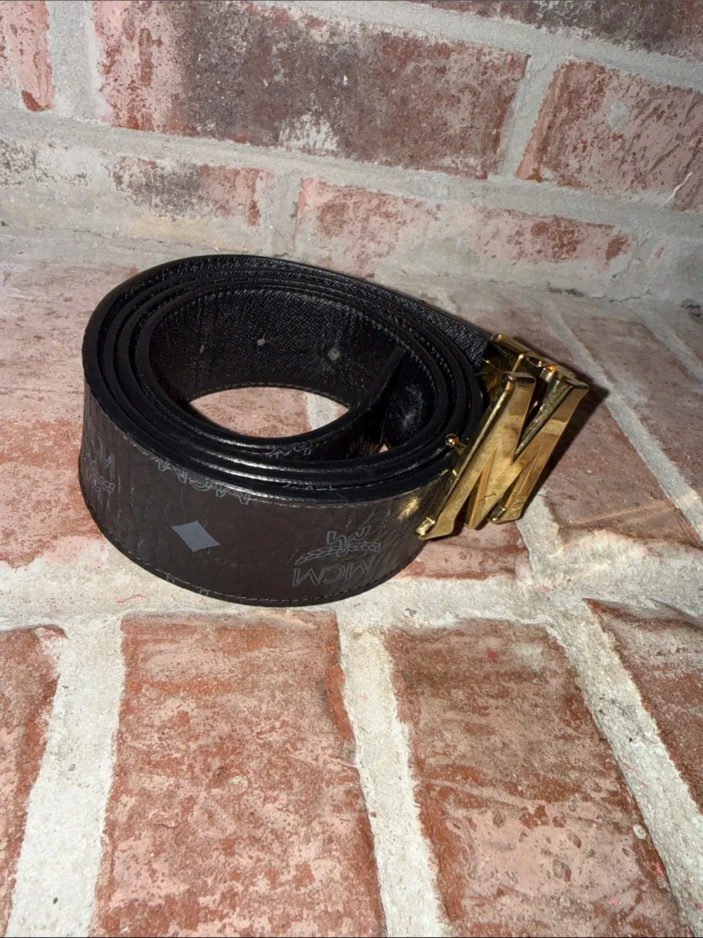 Mens MCM Black Leather Belt with Gold M Buckle size 50/125